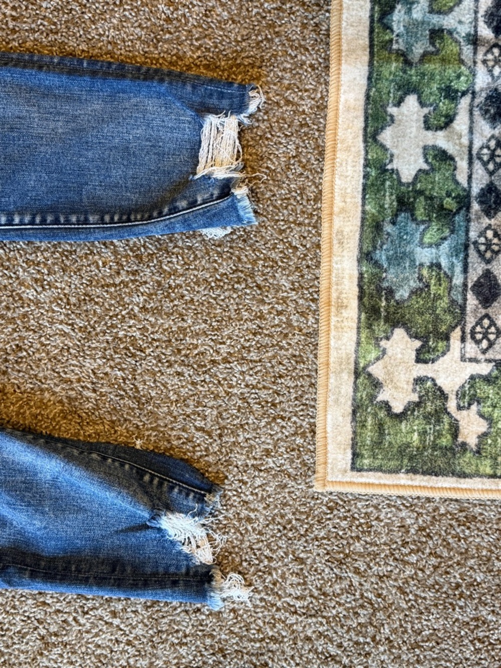 American Eagle Outfitters Distressed Jeans - Picture 5 of 6